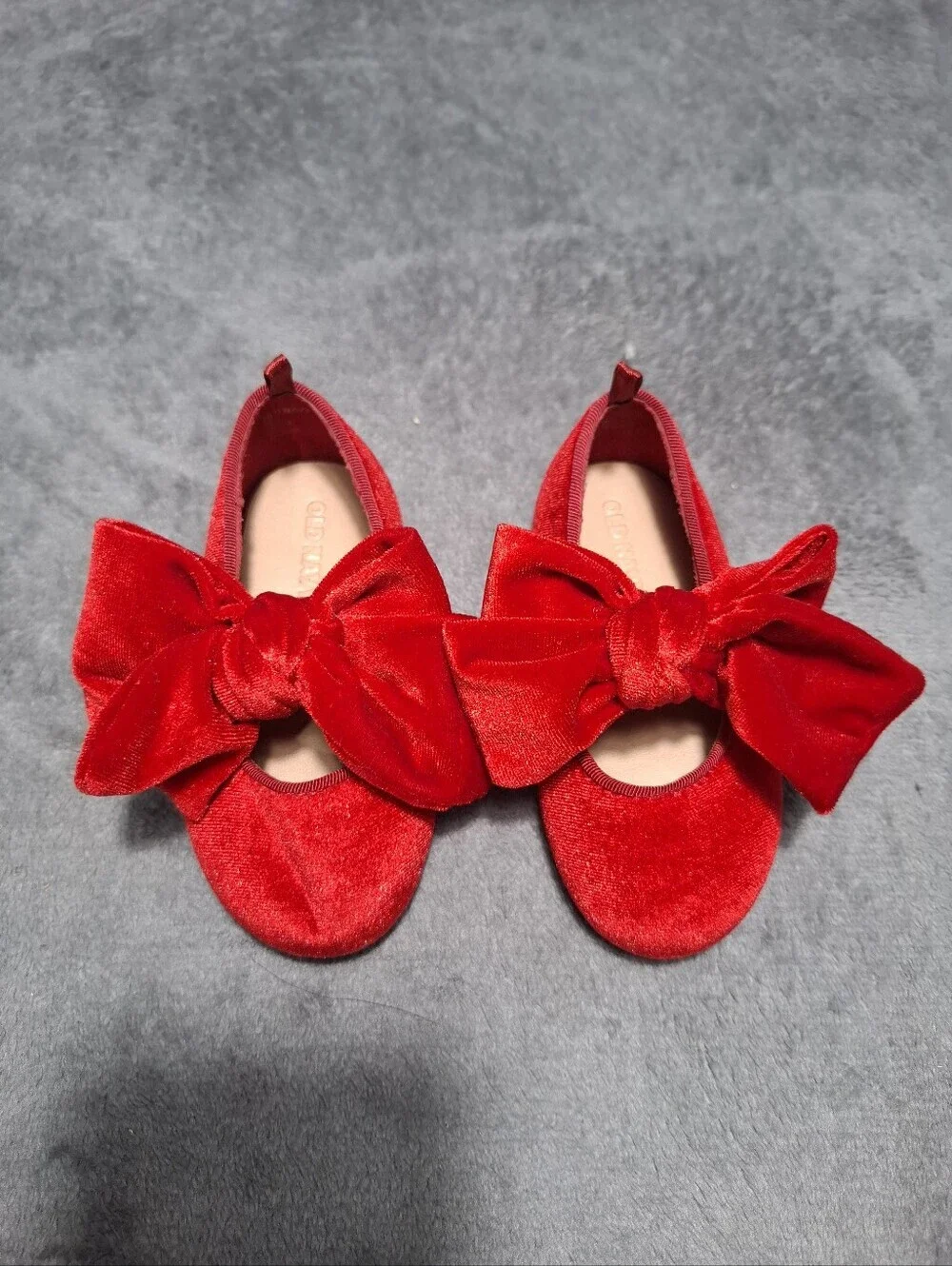 Old Navy Red Velvet Bow Dress Shoes for Gilrs Kids Size 5